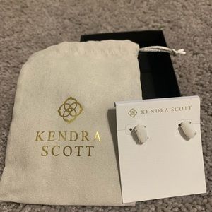 New with tags- Kendra Scott-Betty Studs